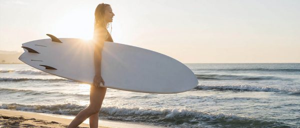 Campamento de surf singles en playa de ajo. Ajo Natura